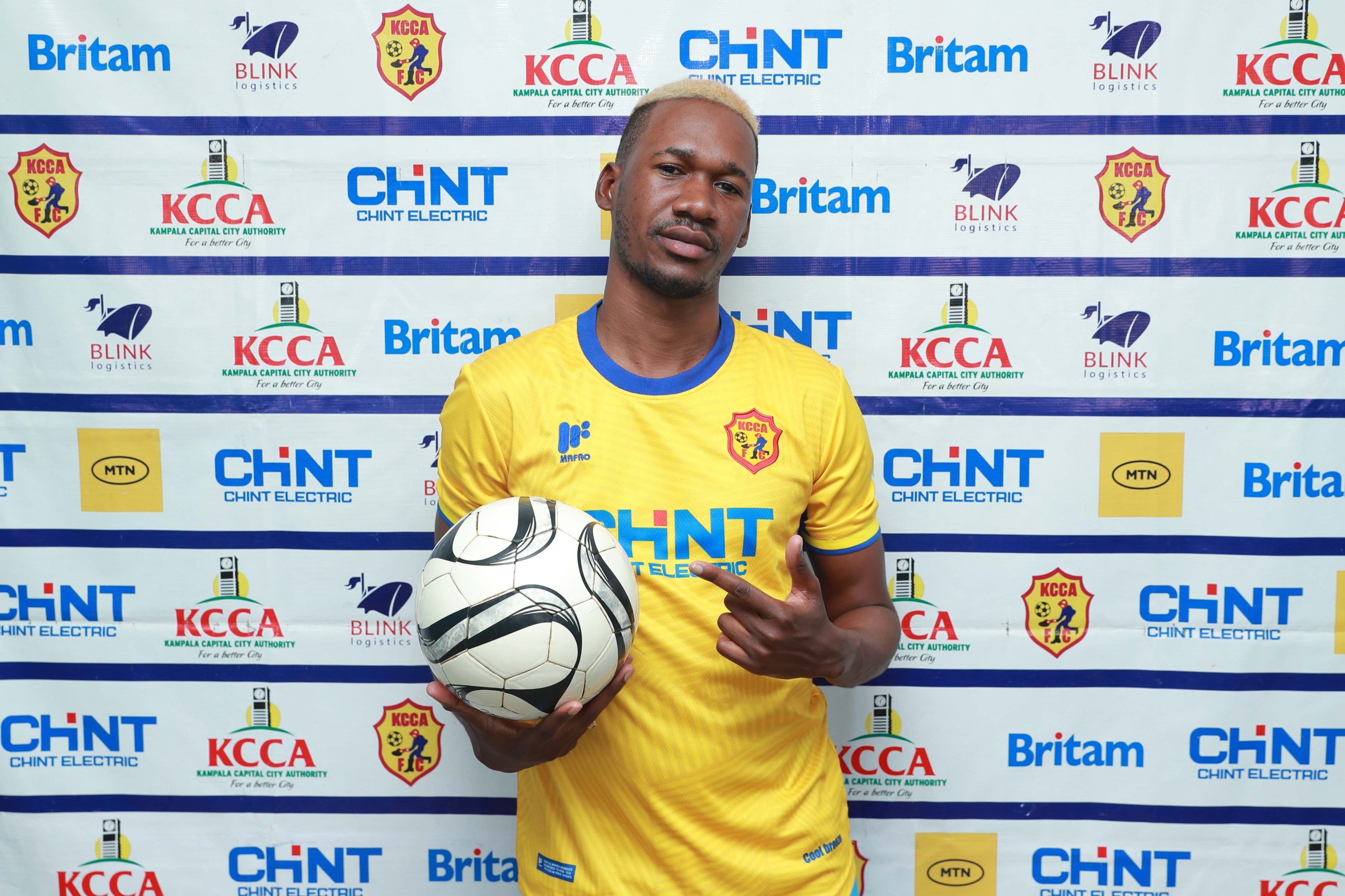 Angolan Carlos Da Silva Cungulo puts pen to paper for KCCA FC - KCCA FC